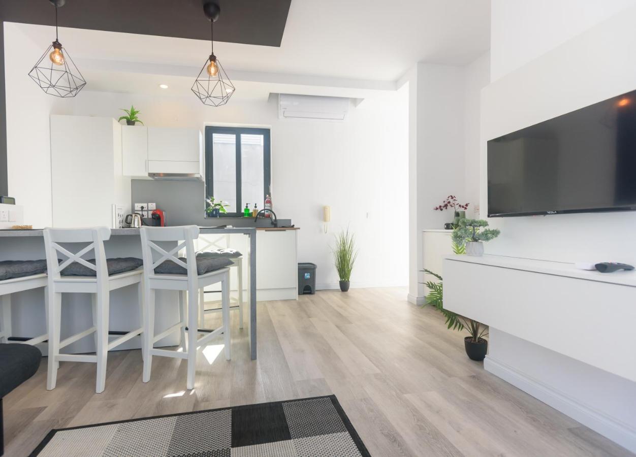 Sarah'S Penthouse In Sliema Leilighet Eksteriør bilde